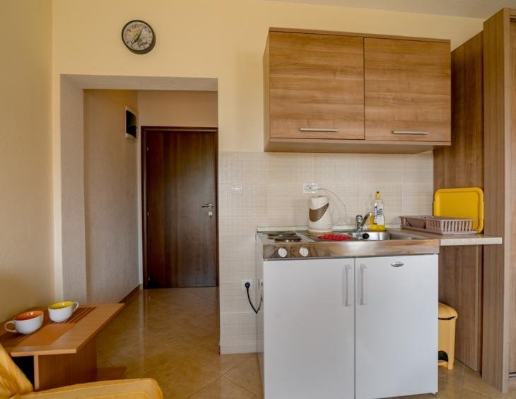 studio apartman kuhinja 2